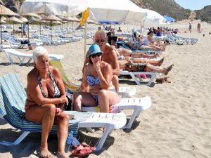 KAŞ'TA PLAJLAR DOLDU