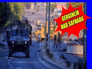 TÜRK BAYRAĞI İNDİRME ÇATIŞMASINDA 5 ÖLÜ ONLARCA YARALI