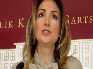 AYLİN NAZLIAKA: SOKAĞIMIZDA DEĞİŞİK İNSANLAR DOLAŞIYOR