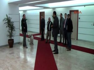 BAŞKENT'TE BELEDİYE BİNASI BOMBA İHBARI ÜZERİNE BOŞALTILDI