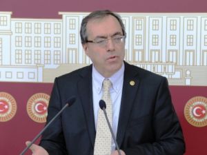 Başbakan Türkiye’yi dünya devi yapacak projeleri neden engelliyor