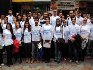 KİTAP İÇİN 3 DAKİKA HAYATI DURDURDULAR