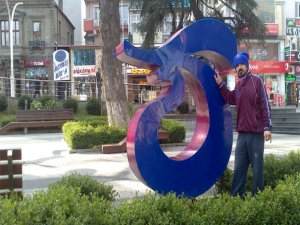 KOBANİ'DE ÖLEN TRABZONSPORLU TÜRÜBİN LİDERİ TOPRAĞA VERİLDİ