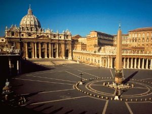 Papa'dan Casusluk Korkusu Önlemi