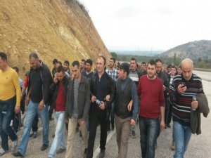 BİNLERCE SOMA İŞÇİSİ ANKARA'YA YÜRÜYOR