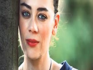 DEMET EVGAR HACKLENDİ SOSYAL MEDYA YIKILDI