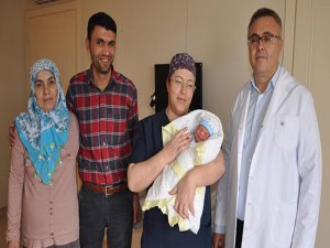 GÜNÜN EN GURURLU BEBEĞİ