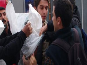 ABD ASKERLERİNİN BAŞINA ÇUVAL GEÇİRDİLER