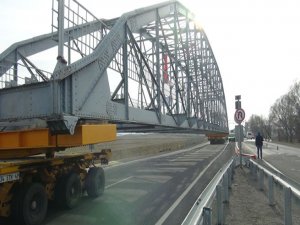 DÜNYA TERSİNE DÖNDÜ: BU SEFER KÖPRÜ GEÇTİ