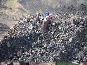 İŞTE YENİ TÜRKİYE: HAFRİYATTAN KÖMÜR TOPLUYORLAR