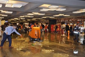 ATATÜRK HAVA LİMANINI SU BASTI