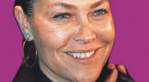 HÜLYA AVŞAR'DAN KOBANİ'YE SÜRPRİZ DESTEK