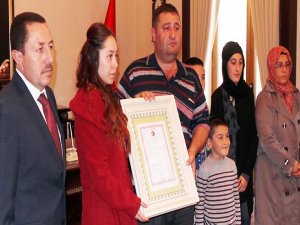 AKP SARAY YAPIYOR, DEVLETİN GÖREVİ VATANDAŞA KALIYOR