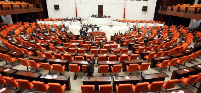 AKP GENEL KURULDA OLAY ÇIKARDI