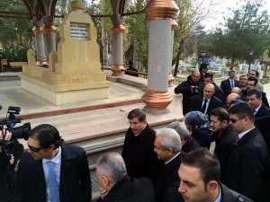 DAVUTOĞLU: MİT, YURT DIŞINDAKİ VATANDAŞLARIMIZI KURTARABİLİR CHP'Yİ KURTARAMAZ