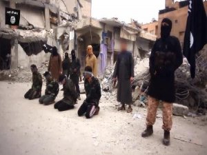 IŞİD KENDİ ADAMLARINI İNFAZA BAŞLADI