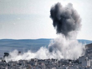KOBANİ'DE YOĞUN BOMBARDIMAN
