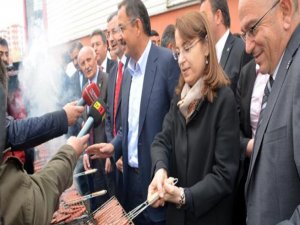 SUCUK POLEMİĞİ DURULMUYOR