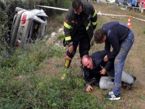 BELEDİYE BAŞKANININ LİSELİ OĞLU KAZA YAPTI 1 ÖLÜ 5 YARALI