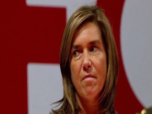 ADI YOLSUZLUĞA KARIŞAN BAKAN İSTİFA ETTİ