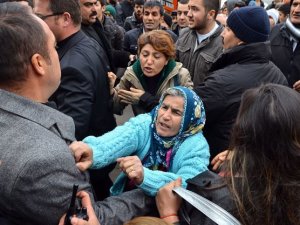 MELİH GÖKÇEK PROTESTOSUNA POLİS MÜDAHELESİ