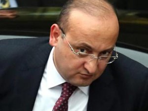 YALÇIN AKDOĞAN ÇALIYOR ABDULLAH ÖCALAN OYNUYOR