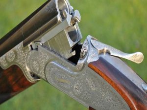 LİSE ÖĞRENCİSİ TÜFEKLE İNTİHAR ETTİ