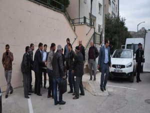 CEZAEVİ FİRARİSİ KIZ ARKADAŞININ YANINDA CANINA KIYDI