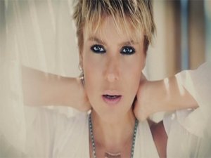 GÜLBEN ERGEN'DEN BEDELLİ ASKERLİK OLAYINA KAPAK TWEET