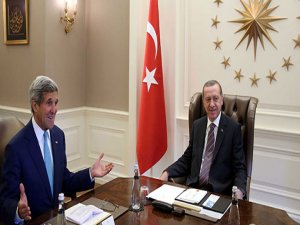 KERRY'NİN BU SÖZLERİ GAZETECİLERİ GÜLÜMSETTİ
