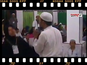 KADINLARIN İÇİNE GİREN CİNİ ÇIKARTAN HOCA