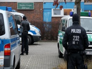 ALMANYA'DA CAMİYE IŞİD BASKINI