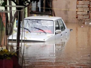MENDERES TÜREL'İN ANTALYA'SINA YAĞMUR YAĞDI