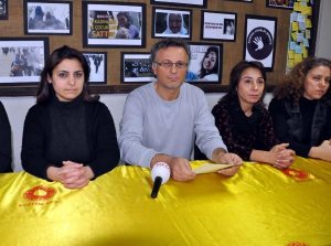 BAYAN ÖĞRETMENE ; "BU DEĞNEK SENİN NERENE DEĞDİ"  TEHDİDİ