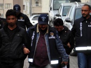 BİZ POLİSİZ DİYEREK