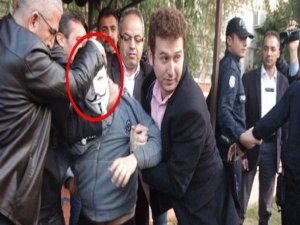 POLİS SLOGAN ATAN LİSELİNİN BOĞAZINI BÖYLE SIKTI