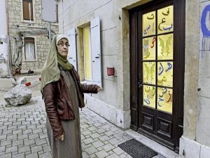 MÜSLÜMAN OKULUNA DOMUZ KULAĞI