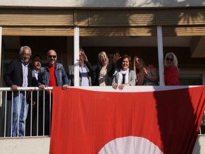 ERDOĞAN'A "EL HAREKETİ" DAVASI ERTLENDİ