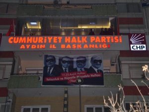 CHP'NİN YOLSUZLUK HAFTASI  PANKARTI KRİZ YARATTI