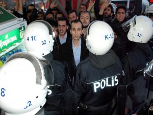 ÜLKÜCÜLER'DEN AKP'Lİ GENÇLERE ŞOK MÜDAHALE