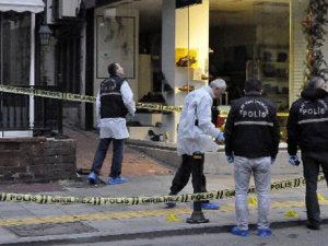 İSTANBUL'DA GECE KULÜBÜNE SİLAHLI BASKIN 1 ÖLÜ 2 YARALI