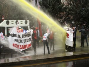 ANKARA  BÖYLE KARIŞTI 40 GÖZALTI