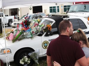 AMERİKA'DA BİR POLİS DAHA ÖLDÜRÜLDÜ