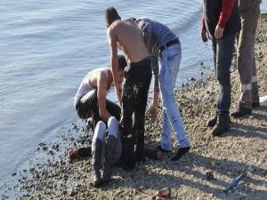 20 YAŞINDA GENÇ KIZ KÖPRÜDEN ÇAYA ATLADI