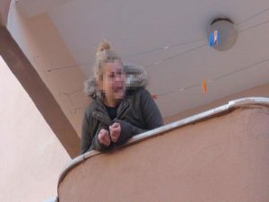 BALKONDAN YARDIM ÇIĞLIĞI