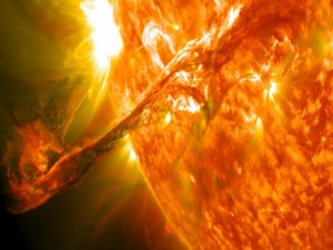 GÜNEŞ PATLAMASI İLK KEZ BÖYLE GÖRÜNTÜLENDİ