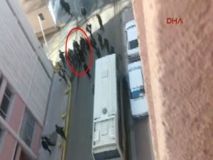 BAŞBAKANLIKTA SİLAHLI EYLEM