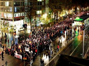 ALMANYA'DA YAŞAYAN TÜRKLERE KARA HABER