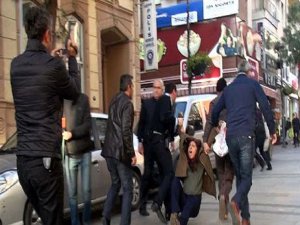 HALK BANKASI ÖNÜNDE "HIRSIZLARI BİZ YAKALADIK" EYLEMİ