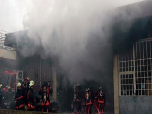 İSTANBUL'DA YANGIN PANİĞİ